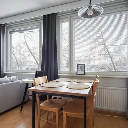 Cozy Two-room In The Center Appartamento Oulu